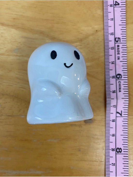 White Ghost Ceramic Salt and Pepper Shaker Set - Picture 2 of 7